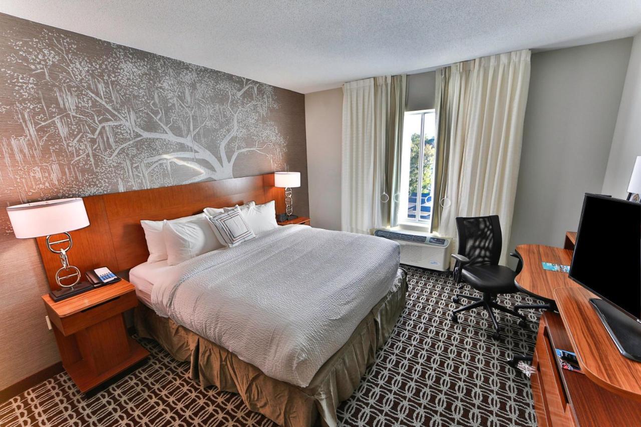 Fairfield Inn & Suites By Marriott Savannah Midtown Exterior photo