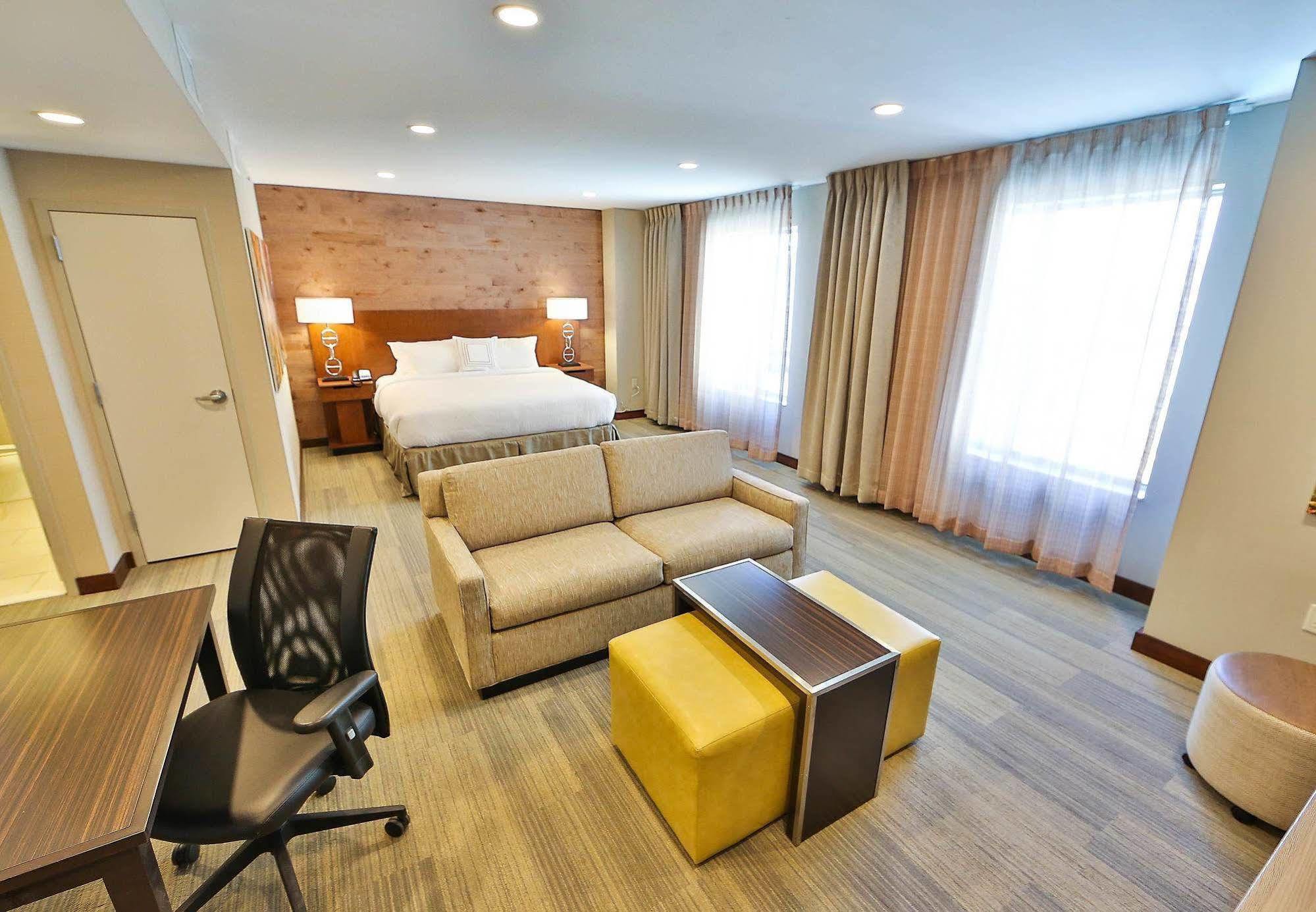 Fairfield Inn & Suites By Marriott Savannah Midtown Exterior photo